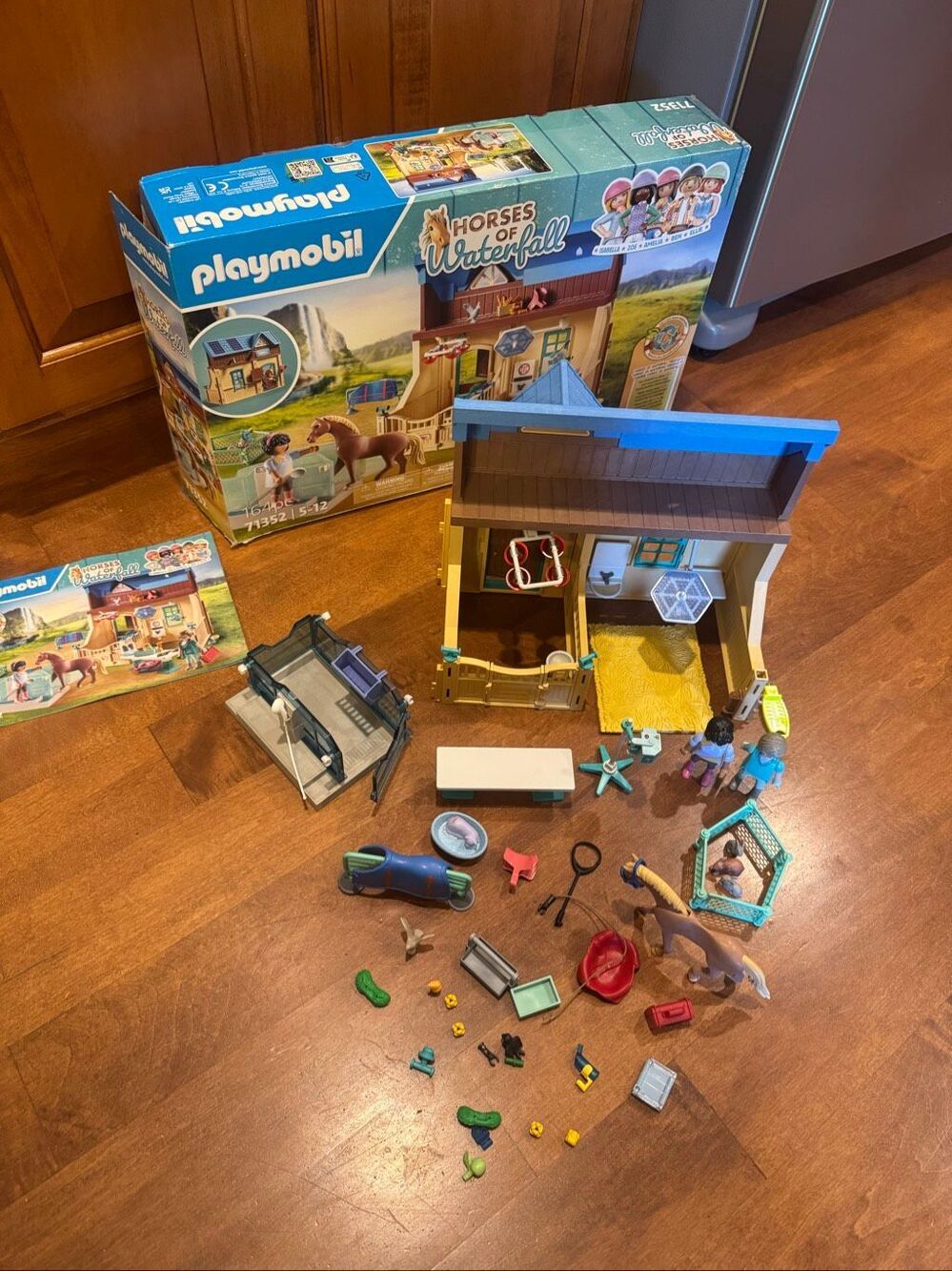 PLAYMOBIL Horses of Waterfall 71352 Riding Therapy Vet Practice Box Manual